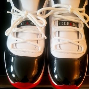 Jordan 11 low Concord Bred